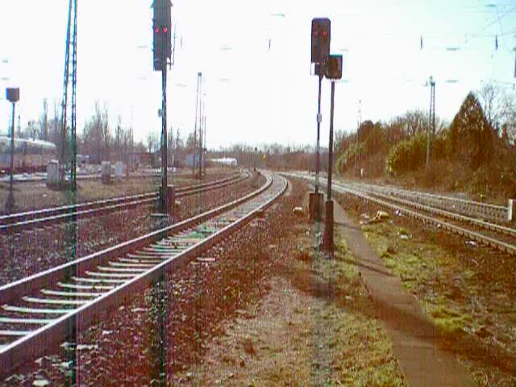 Doppeltraktion ICE 3 fahren auf ihrer Reise nach Dortmund durch Rastatt.24.01.2009 Videolnge 0:36min