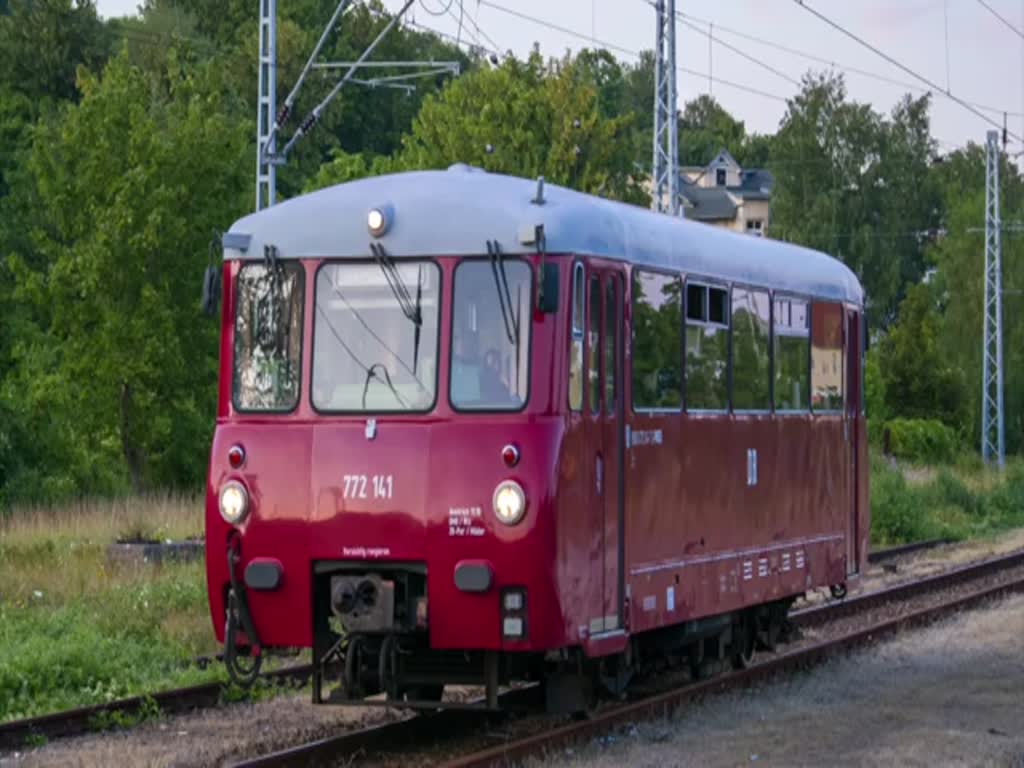 DR-Baureihe VT 2.09 die sogenannte „Ferkeltaxi“ 772 141 auf Gleis 2 in Sassnitz. - 26.07.2019 
