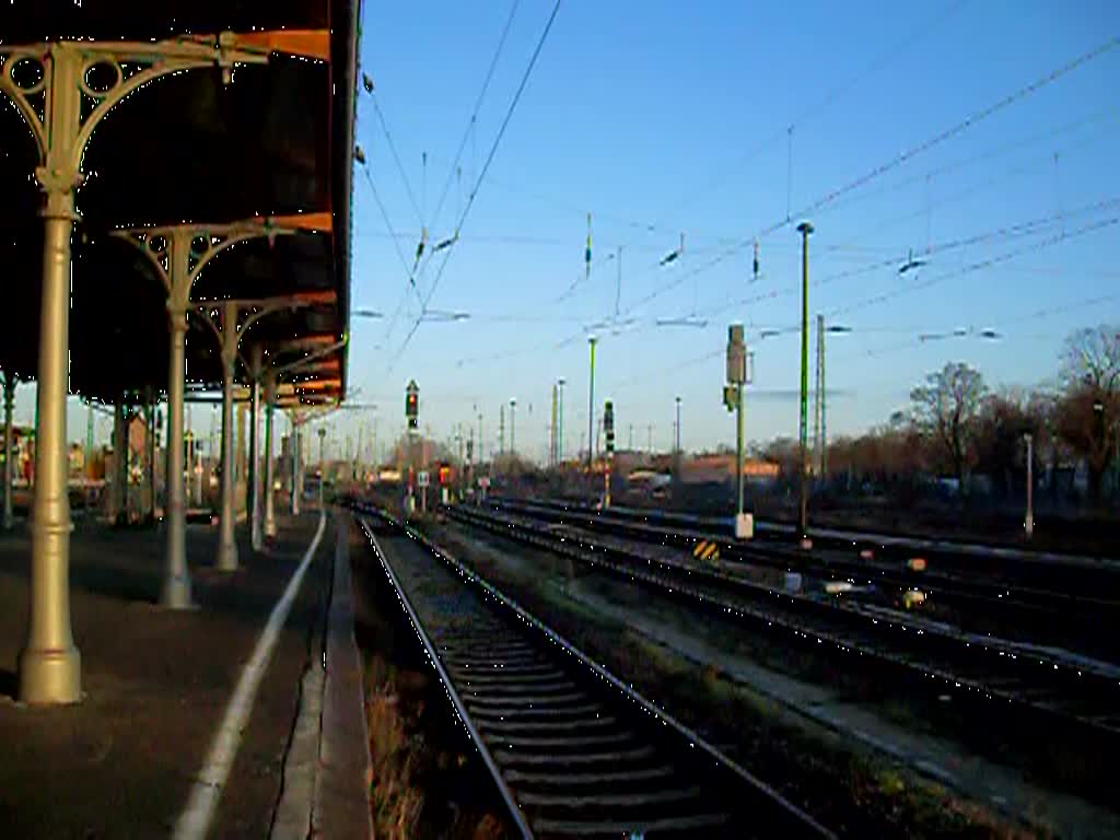 Drei Loks Lz aus Magdeburg.
Standort Bahnsteig 5 in Stendal. 