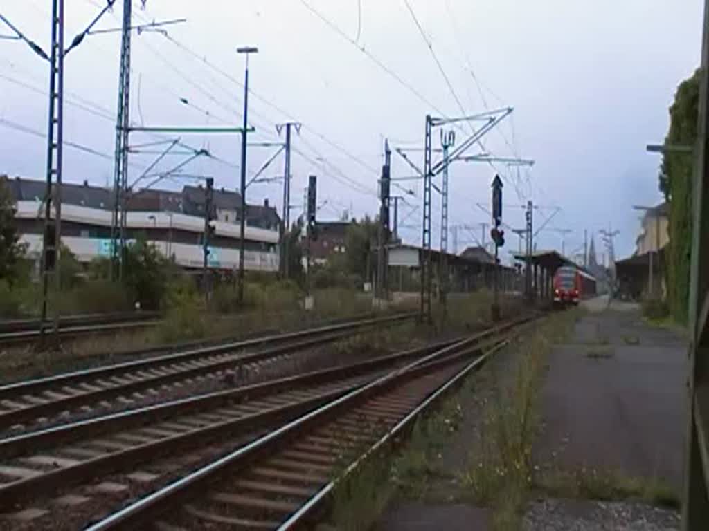 Durchfahrt einer 155 und Ausfahrt der S7 , in Lehrte, am 12.08.2010