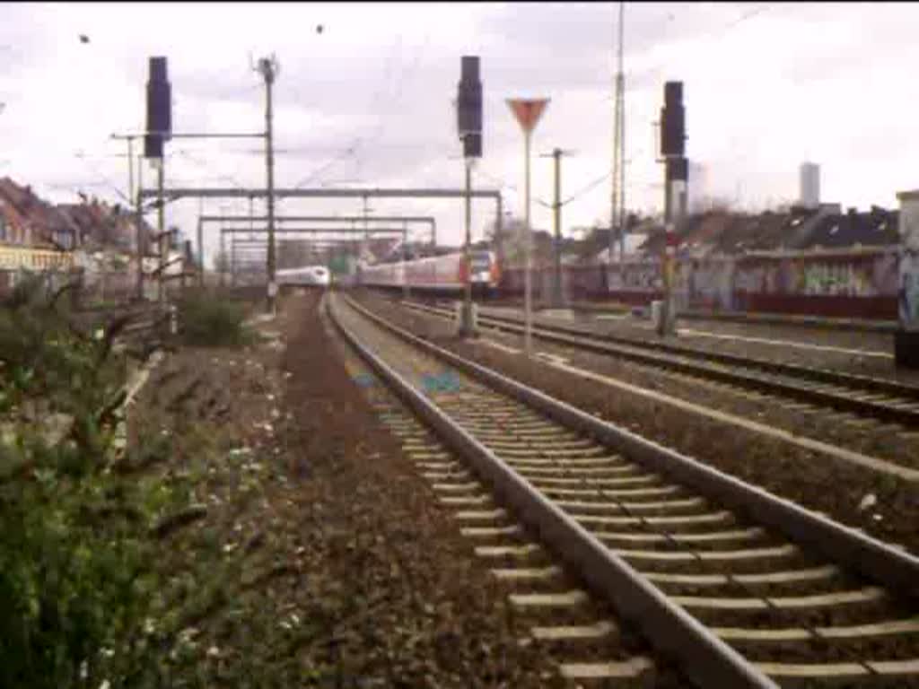 Durchfahrt des ICE 3 406 052  Arnhem  der NS durch Kln-Ehrenfeld in Richtung Brssel.