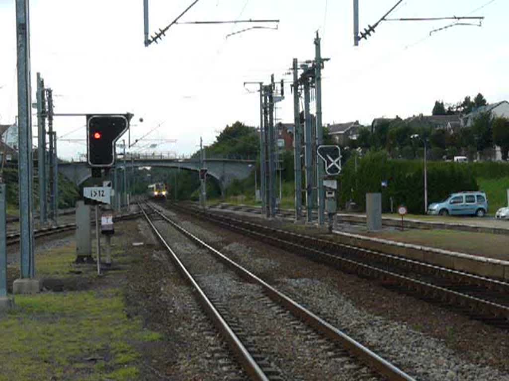 E-lok 3009 fhrt aus Richtung Lttich in den Bahnhof von Gouvy (B) ein. 14.09.2008