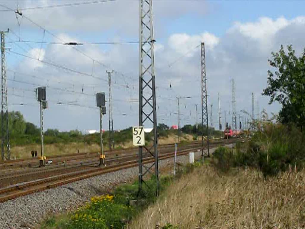 E-Lok BR 112 190-4 -DB AG- mit RE 38211 (Wismar-Ludwigsfelde) am Haken fhrt in den Haltepunkt Holthusen ein 12.09.2009