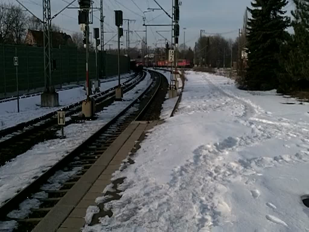 E-Lok der Br 143, mit S-Bahnzug am 05.1.11 in Lehrte.