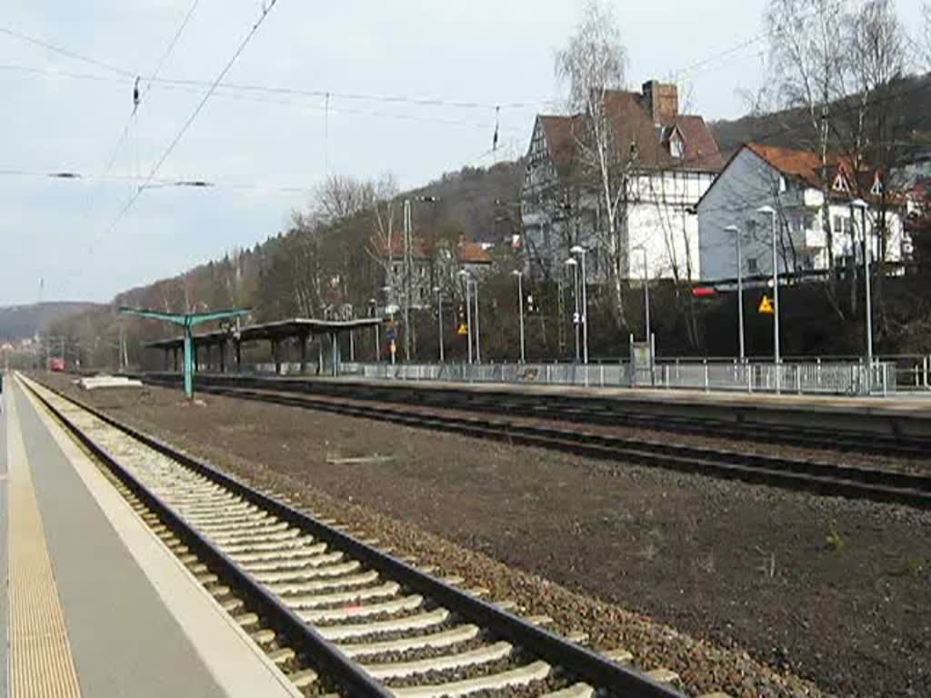 Ein 612 auf Abwegen. Hier bei (ich schtze mal) berfhrungsfahrt Richtung Kassel durch Hann. Mnden. Aufgenommen am 27.03.2010.
