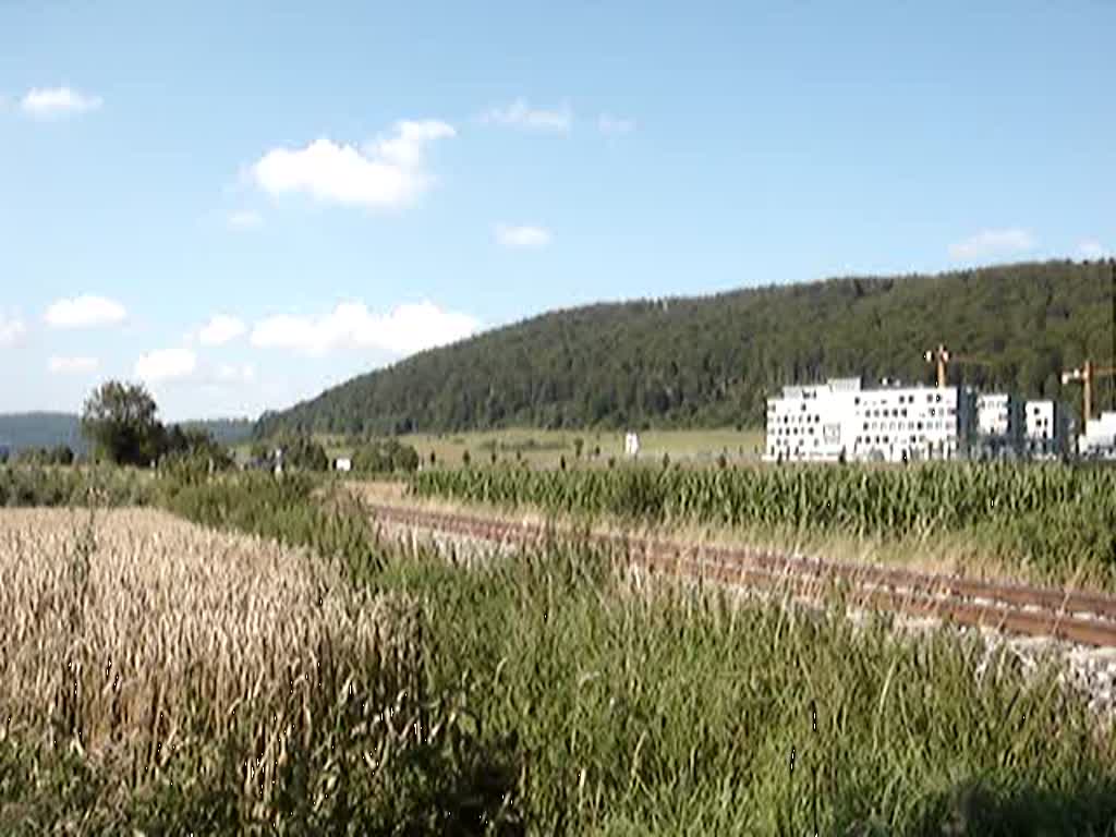 Ein 928er von Ellwangen nach Ulm Hbf fhrt am 25.Juli 2007 ber die Brenzbahn. Aufgenommen zwischen Oberkochen und Knigsbronn.
Danke an den netten Lokfhrer(Handgru).

