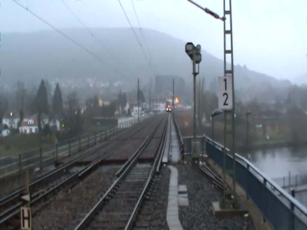 Ein BR 425 bei der Durchfahrt am 17.03.11 in Neckargemnd 