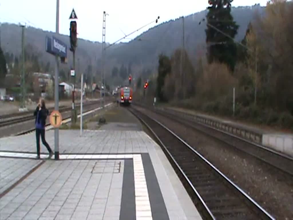 Ein BR 425 der S-Bahn Rhein Neckar in Neckargemnd am 18.03.11