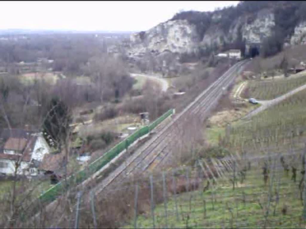 Ein EC aus Chur nach Hamburg-Altona mit Br 101 zwischen dem Kirchberg-Tunnel und dem Klotz-Tunnel in Istein.