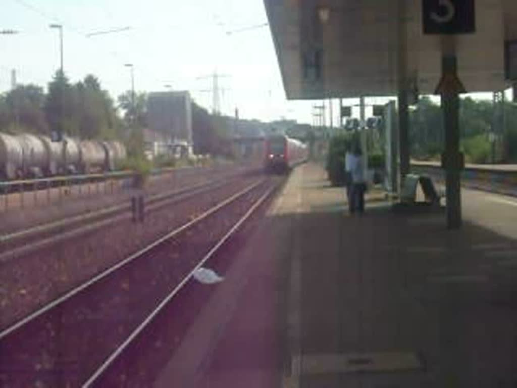 Ein Einfahrender IRE mit dem Zuglauf Mchlacker-Vaihingen(E)-Stuttgart Hbf, irgendwann im Sommer'07 an Gleis 3 in Mhlacker. Beachte am Ende den ET425.