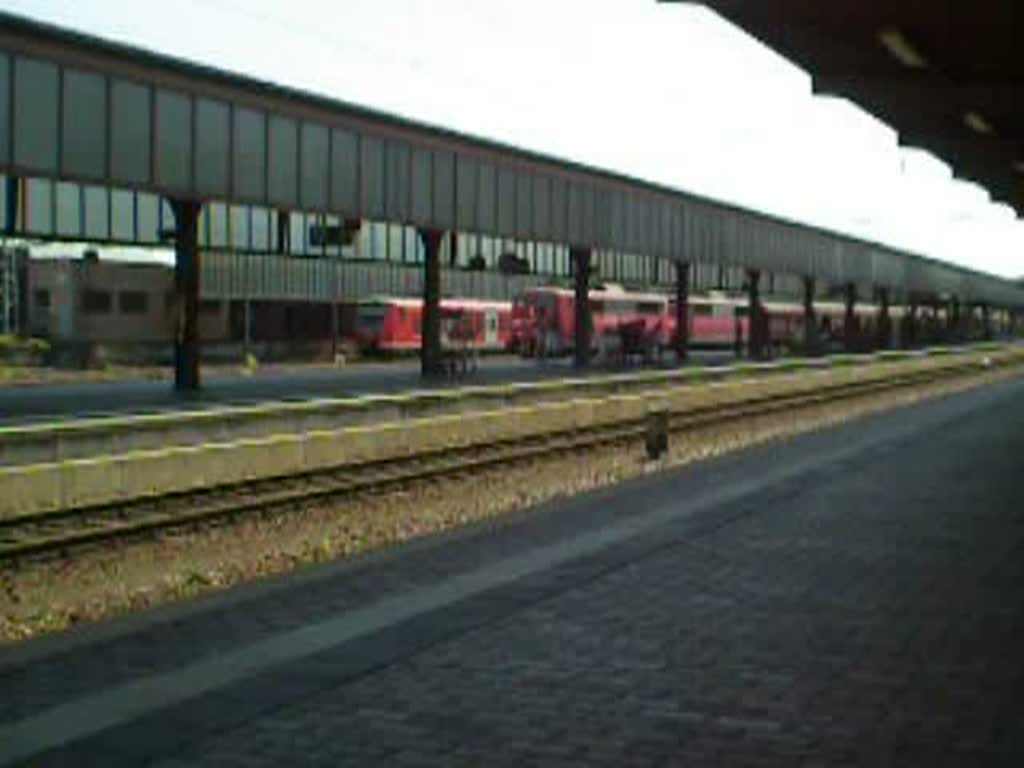 Ein Gterzug der richtung Koblenz fhrt und ein 628/928, der aus richtung Gerolstein kommt und in Trier Hbf endet! 24.07.08 