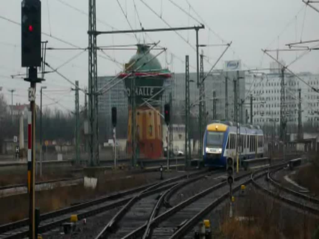 Ein HEX erreicht am 22.02.2009 den Endbahnhof Halle (Saale) Hbf.