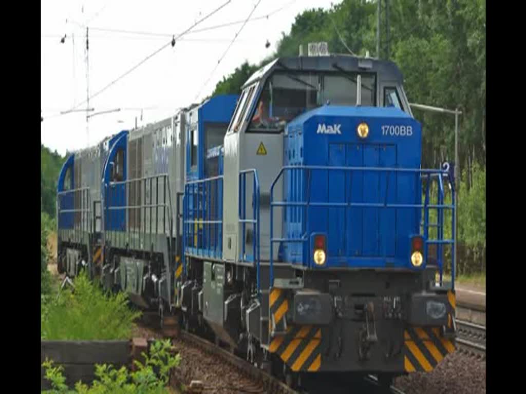 Ein MAK Lokzug bestehend aus einer ziehenden G1700BB und zwei G2000 im Schlepp durchfhrt das berholgleis in Radbruch in Richtung Sden. Aufgenommen am 06.07.2010.