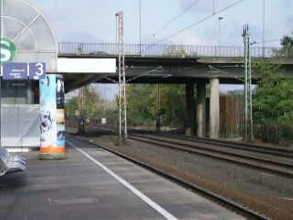 Ein SBB EC mit Br 101 durchfhrt Langenfeld(Rheinland) mit 200 km/h auf dem Weg von Hamburg-Altona nach Chur. Nchster Halt: Kln Hbf