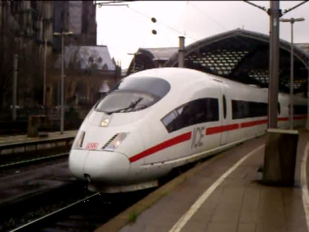 Ein unbekannter ICE3 mit fehlemden Strich auf der Bugklappe fhrt zusammen mit 406 010  Frankfurt am Main  aus Kln Hbf aus. 27.03.08