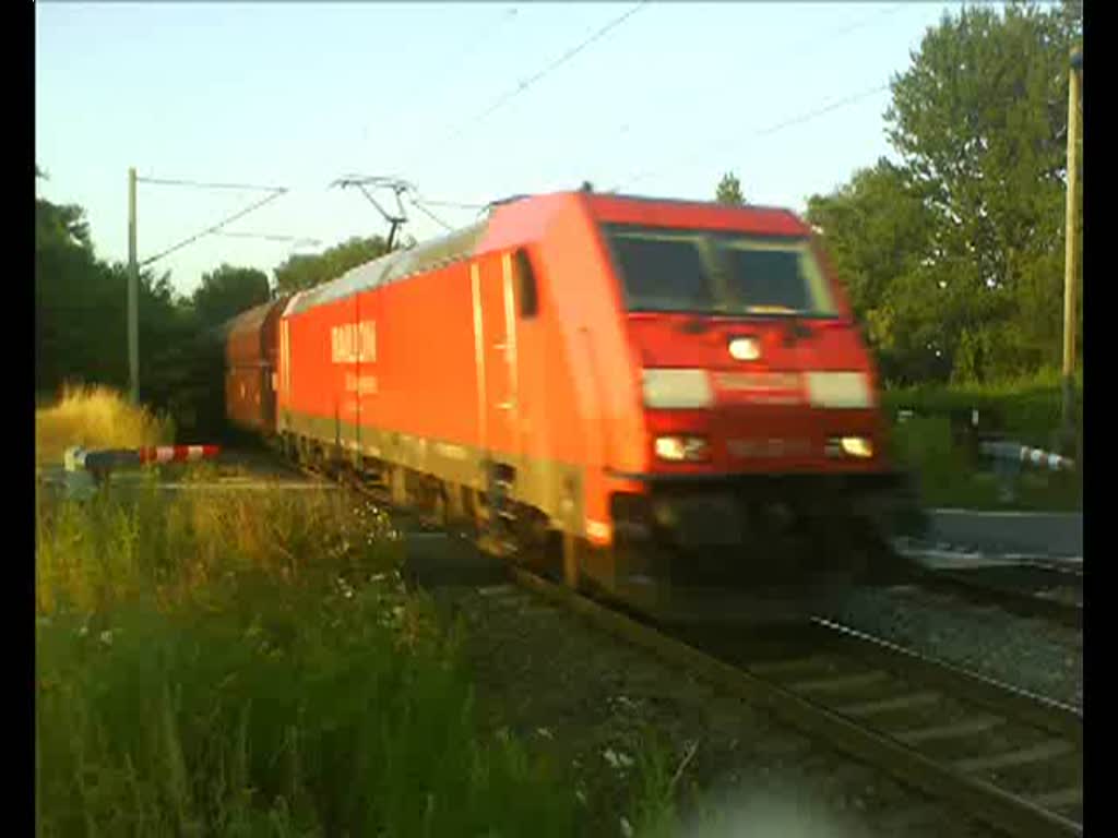 Eine 185 zog am 20.7.10 einen Ganzzug aus Selbstentladewagen der PKP Cargo in Richtung Grokorbetha.