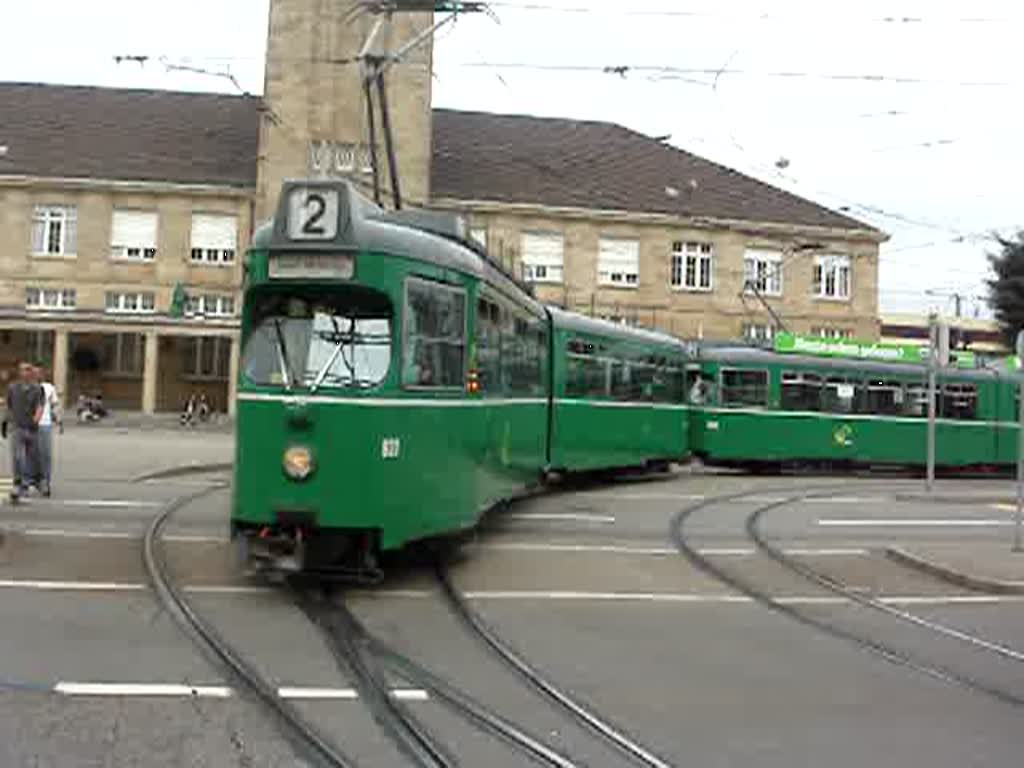Eine der alten Trams in Basel. Hier am Bahnhof Basel Badischer Bahnhof. Aufgenommen am 21.07.07