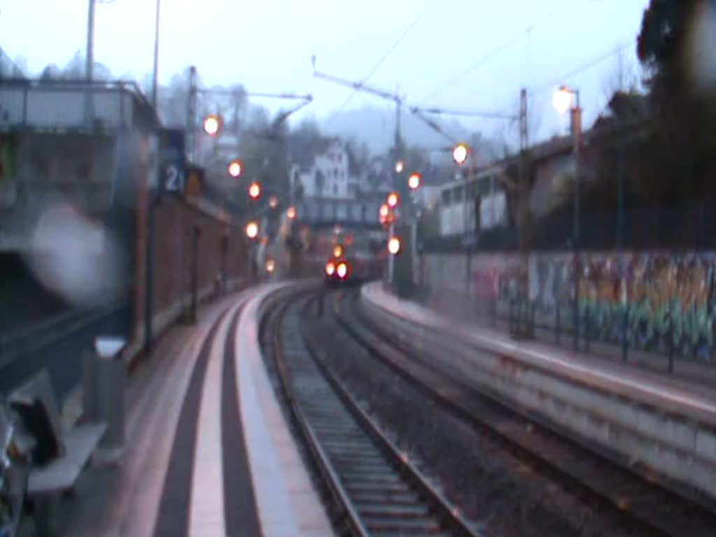 Eine BR 110 mit RE nach Heilbronn Hbf am 17.03.11 in Neckargemnd 