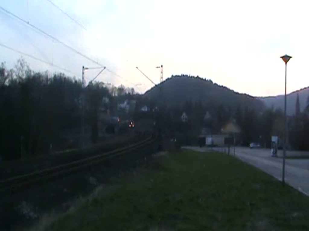 Eine BR 111 mit RE nach Heilbronn in Kleingemnd am 15.03.11