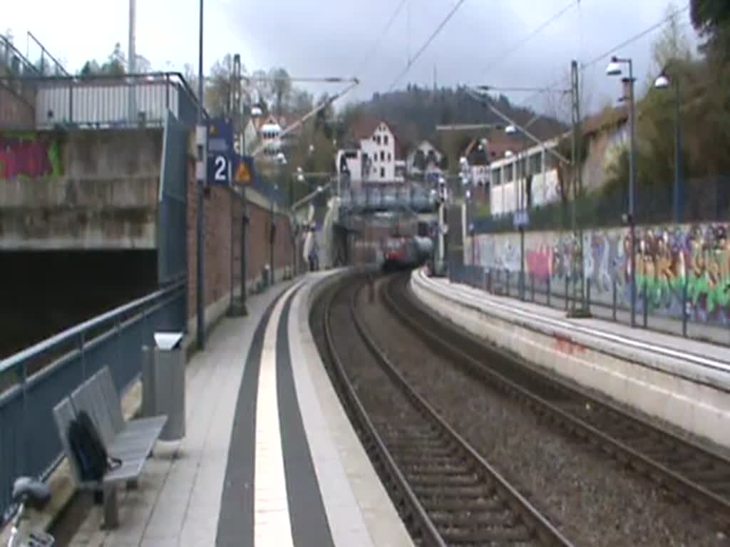 Eine BR 185 von SBB Cargo am 01.04.11 in Neckargemnd mit Kesselwagen 