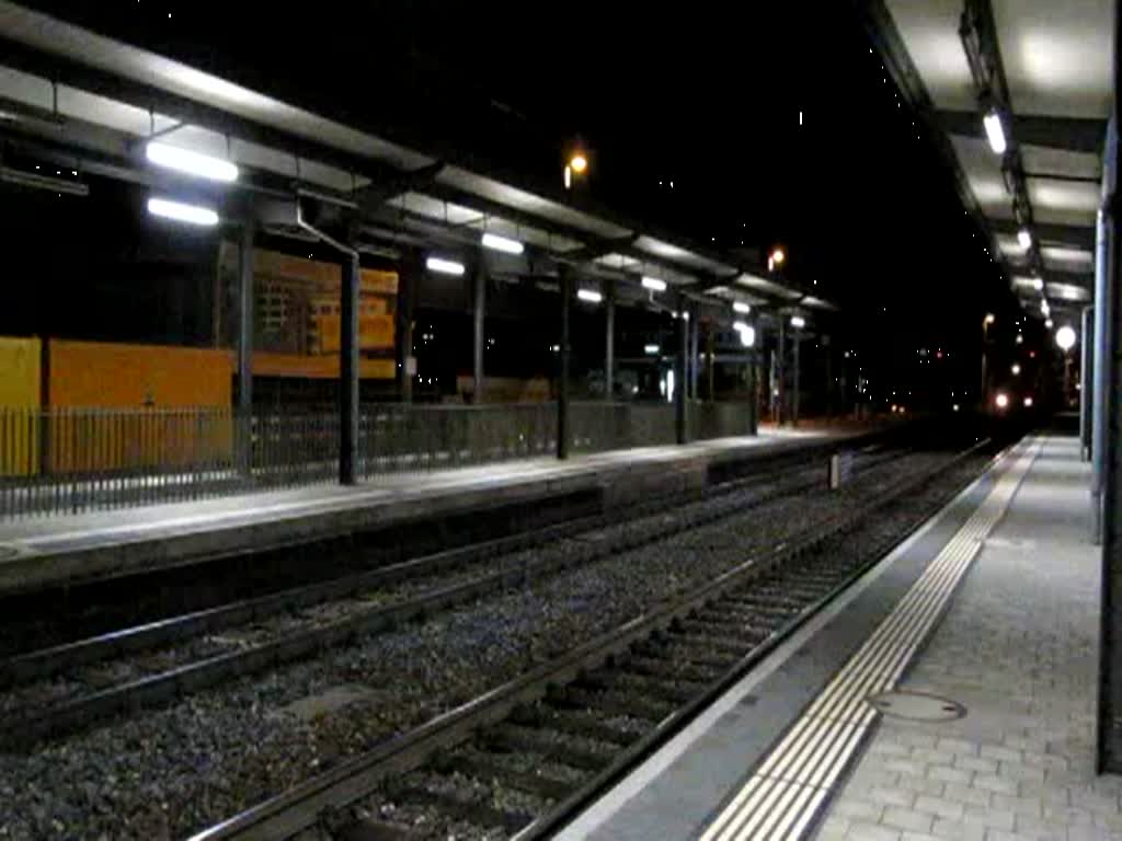 Eine Nacht in Pratteln, Re 4/4 II mit GZ am 21.07.2010