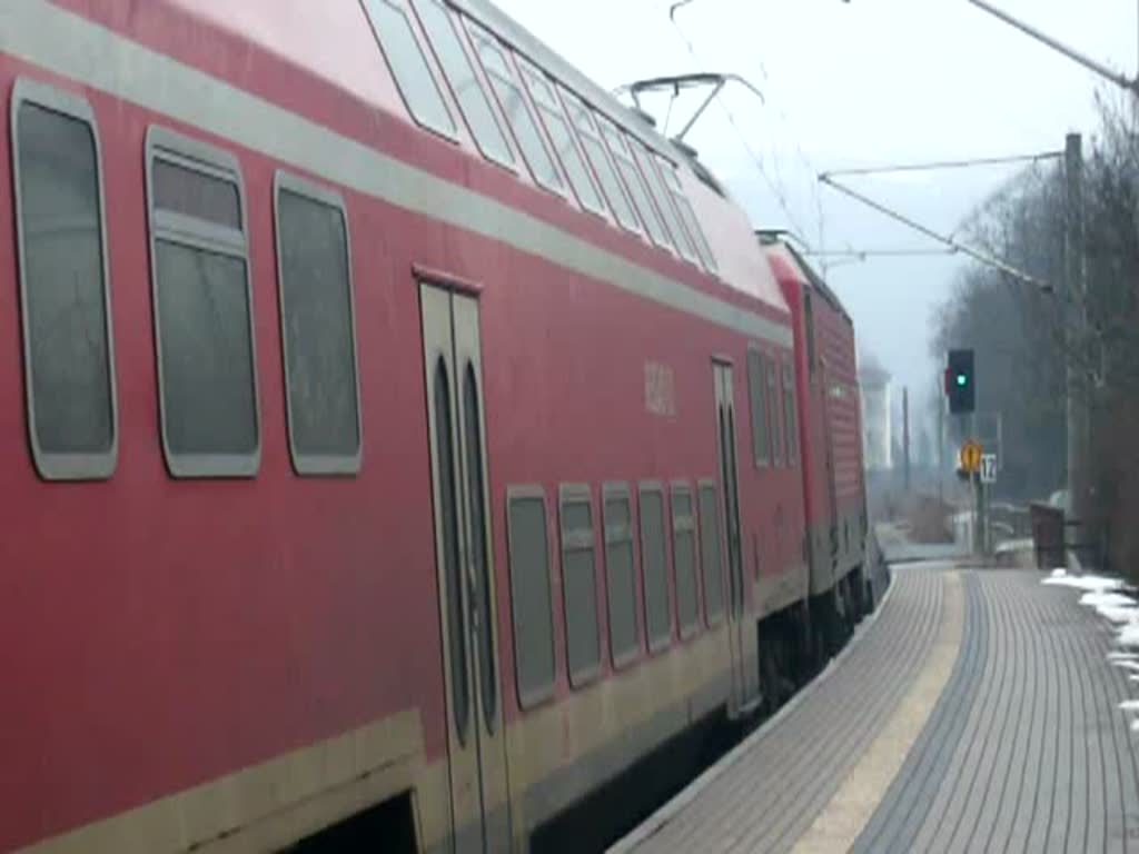 Eine RB nach Naumburg (Saale) Hbf verlsst Bad Ksen auf Gleis 1. (22.02.2009)