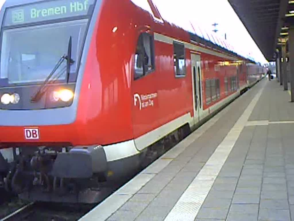 Eine Regionalbahn nach Bremen mit einer unbekannten Br111 (man beachte den Sifa frei-Sound) und ein gemischter Gterzug Richtung Oldenburg  mit der Br145 007-1 nach Oldenburg (mit Ansage)    