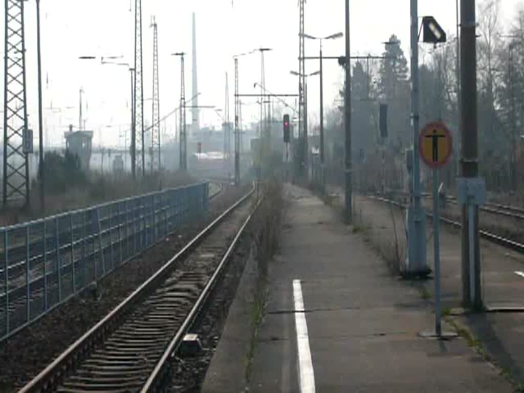 Eine S1 nach Leipzig Hbf fhrt am 04.04.2009 in den Bahnhof Leipzig-Plagwitz ein.