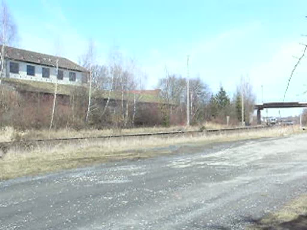 Eine Vogtlandbahn verlsst Wiesau / Oberpfalz in Richtung Weiden. 18.03.09