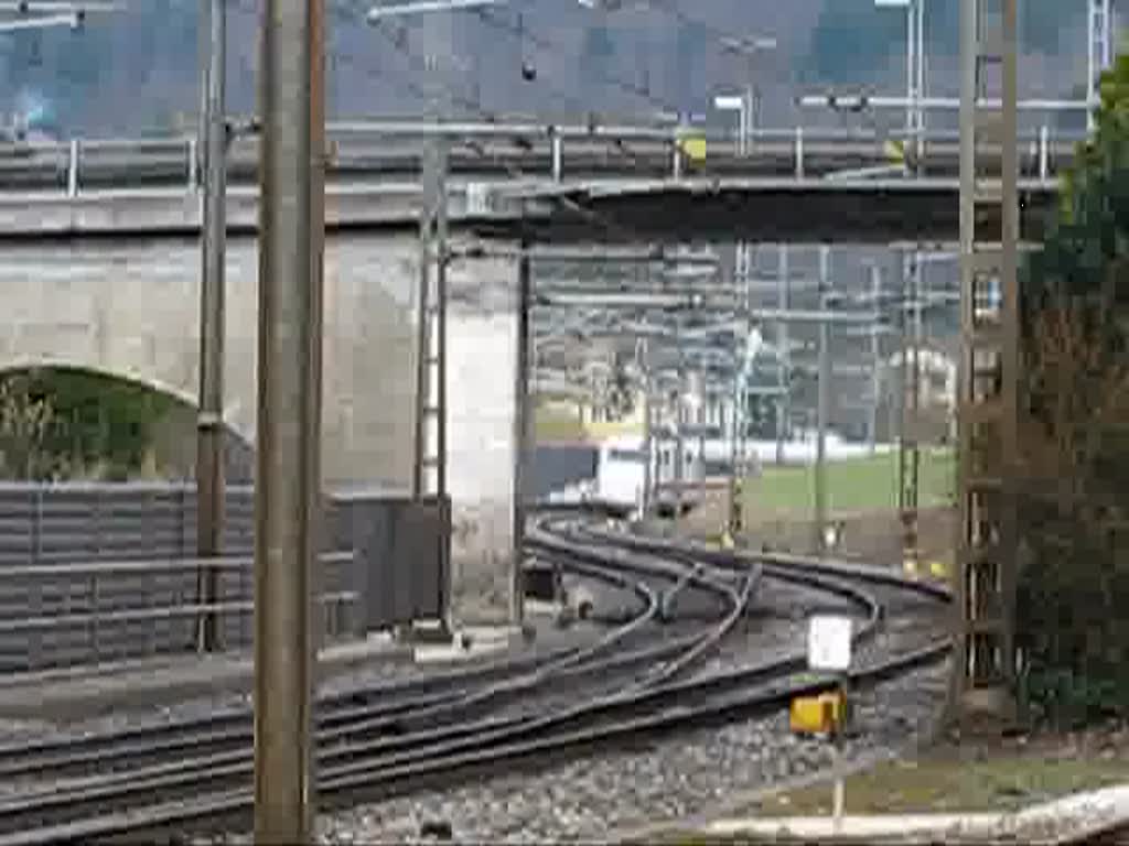 Eine Weisswurst fhrt auf dem Weg nach Basel bei Tecknau vorbei am 14.04.2009