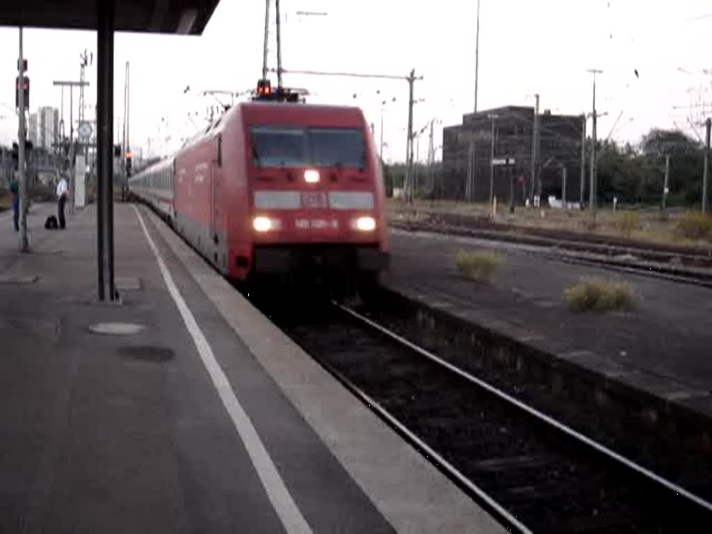 Einfahrt einer Br.101 mit einem IC im Stuttgarter Hbf. Aufgenommen am 07.09.06 in Stuttgart.