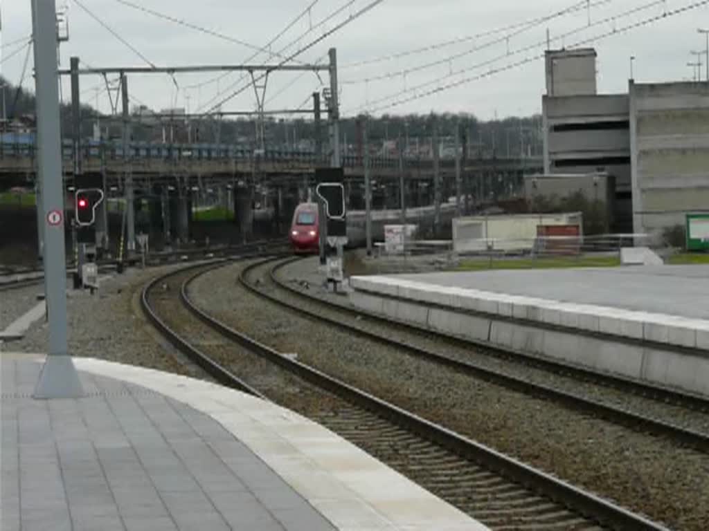 Einfahrt des PBKA Thalys 4341 aus Richtung Brssel in den Bahnhof Lige Guillemins am 06.02.2011. 