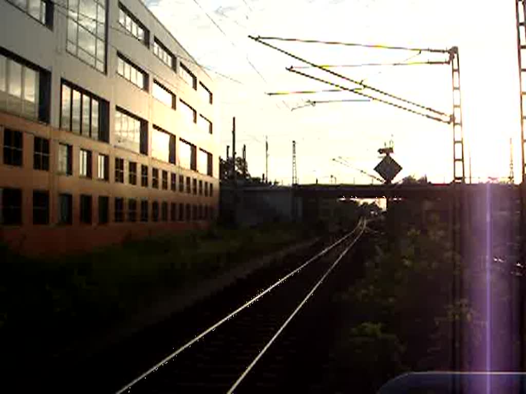 Einfahrt des RE1 nach Frankfurt (Oder) in den Bahnhof Potsdam Hauptbahnhof. Aufgenommen am 04.08.07