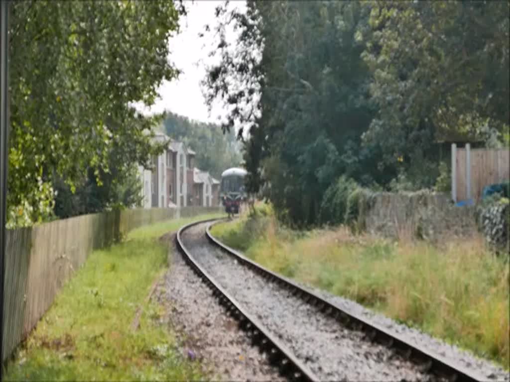 Einfahrt des Triebwagens M79900, einem British Rail Derby Lightweight, nach Lydney Town, 11.9.2016

Neben diesem Einzelwagen ist noch eine zweiteilige Einheit erhalten geblieben. Beide sind bei der Ecclesbourne Valley Railway zu Hause; doch nur dieses Fahrzeug ist noch betriebsfhig.