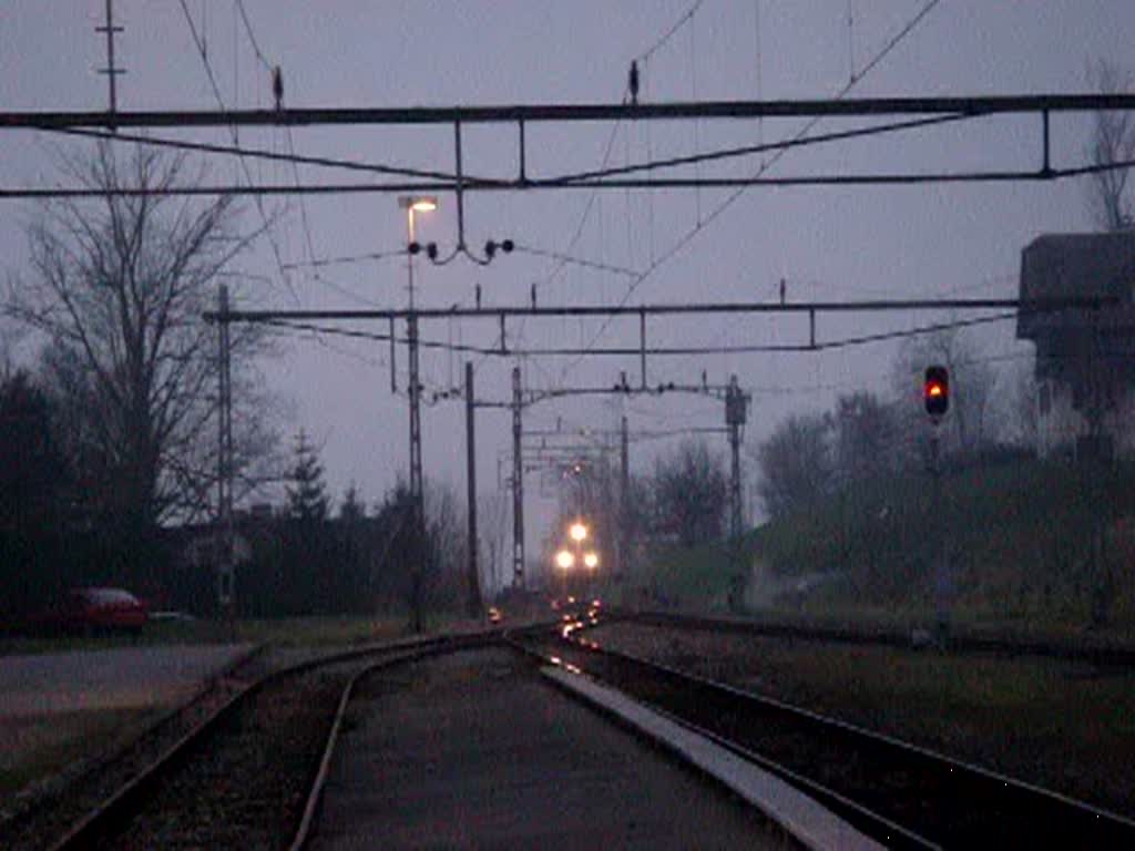 Einfahrt des Voralpen-Express am 29.11.2007 in Kssnacht a/R.