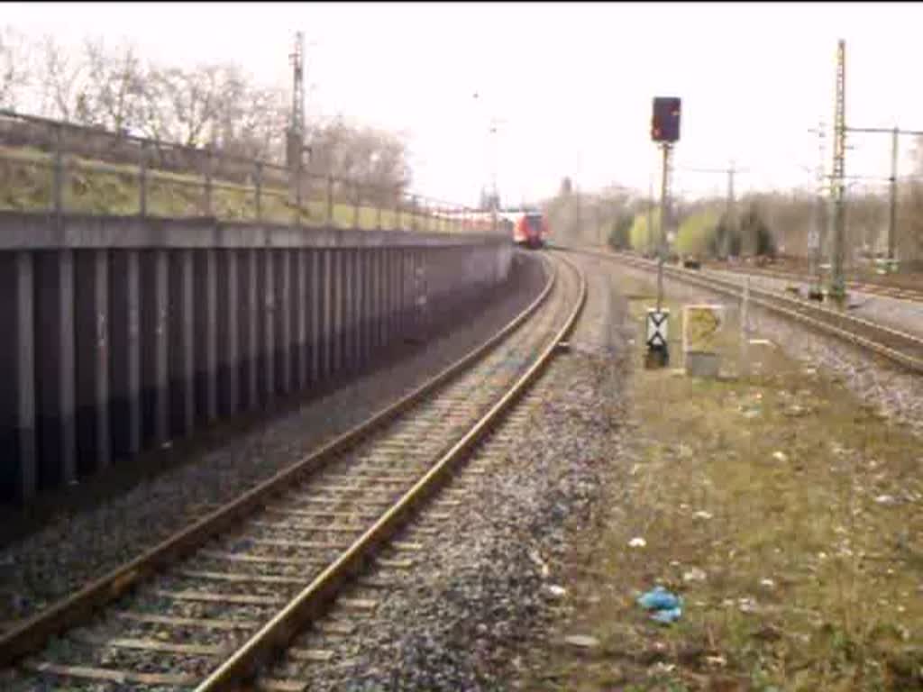 Einfahrt von Doppeltraktion Br 423 als S11 aus Dsseldorf-Wehrhahn nach Bergisch Gladbach in Kln-Buchforst. 28.03.08