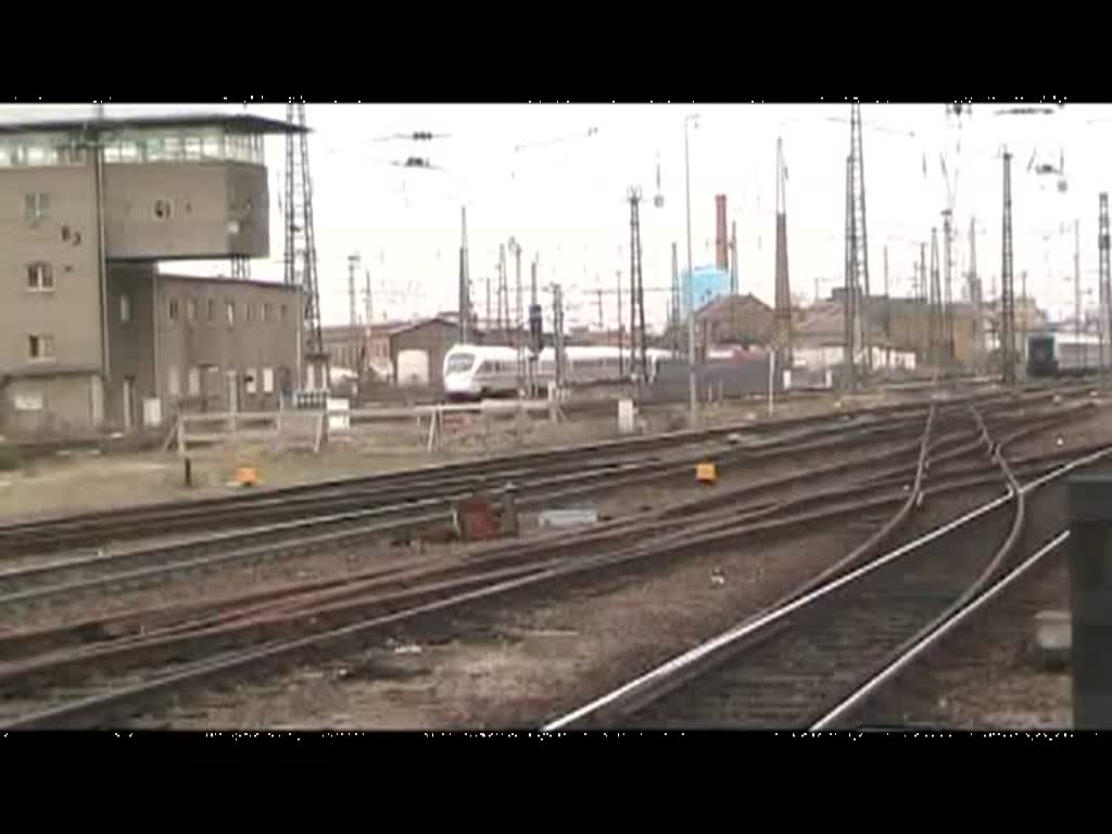 Einfahrt eines 411 in den Hbf Leipzig (etwa 2006) sind auch noch diverse Bauten zusehen die es im Jahr 2010 nicht mehr vorhanden sind wie das Groe Stellwerk