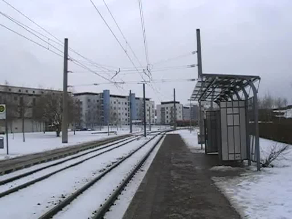 Einfahrt eines Combino am Katholischen Krankenhaus. 20.2.2009