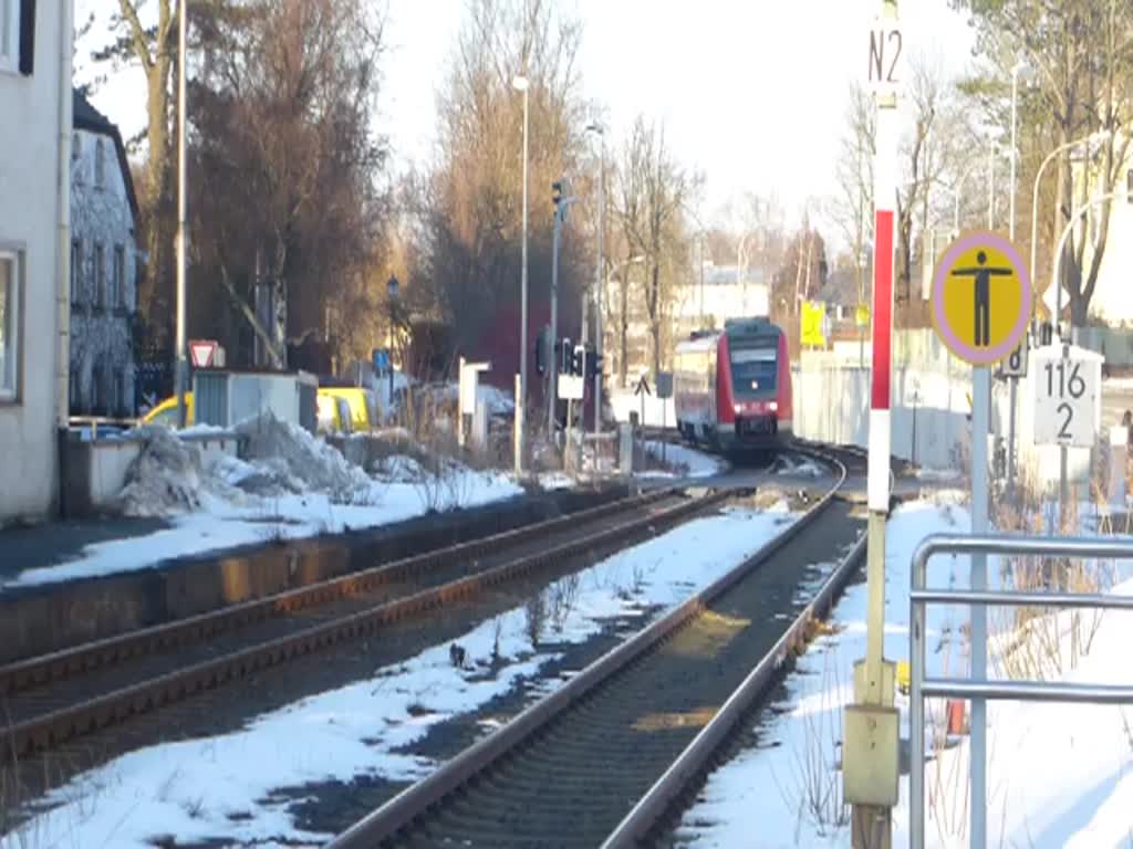 Einfahrt eines RE BR 612 in Schwarzenbach/Saale zur Weiterfahrt nach Lichtenfels.
Aufgenommen am 05.03.13
