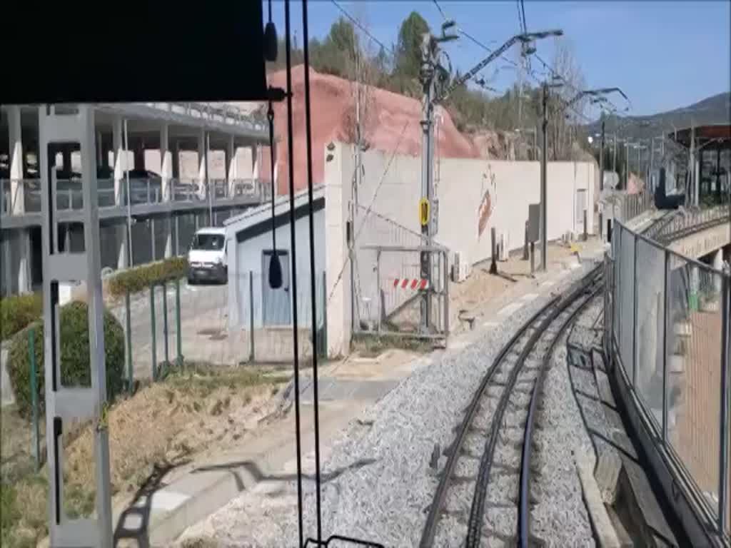 Einfahrt der Zahnradbahn von Montserrat in die Station Monistrol-Vila, 27.03.2023.