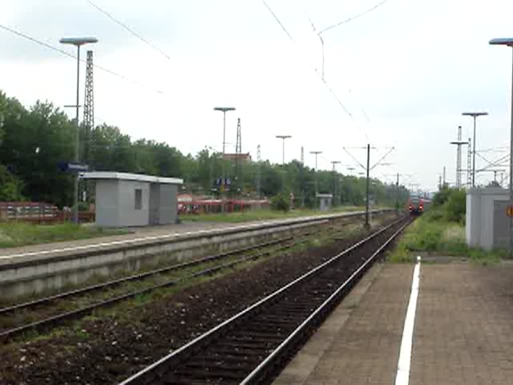 ET 425 bei der Durchfahrt durch Kornwestheim Pbf. Dieser Zug ist ein RegionalExpress der von Stuttgart Hbf nach Karlsruhe Hbf fhrt.