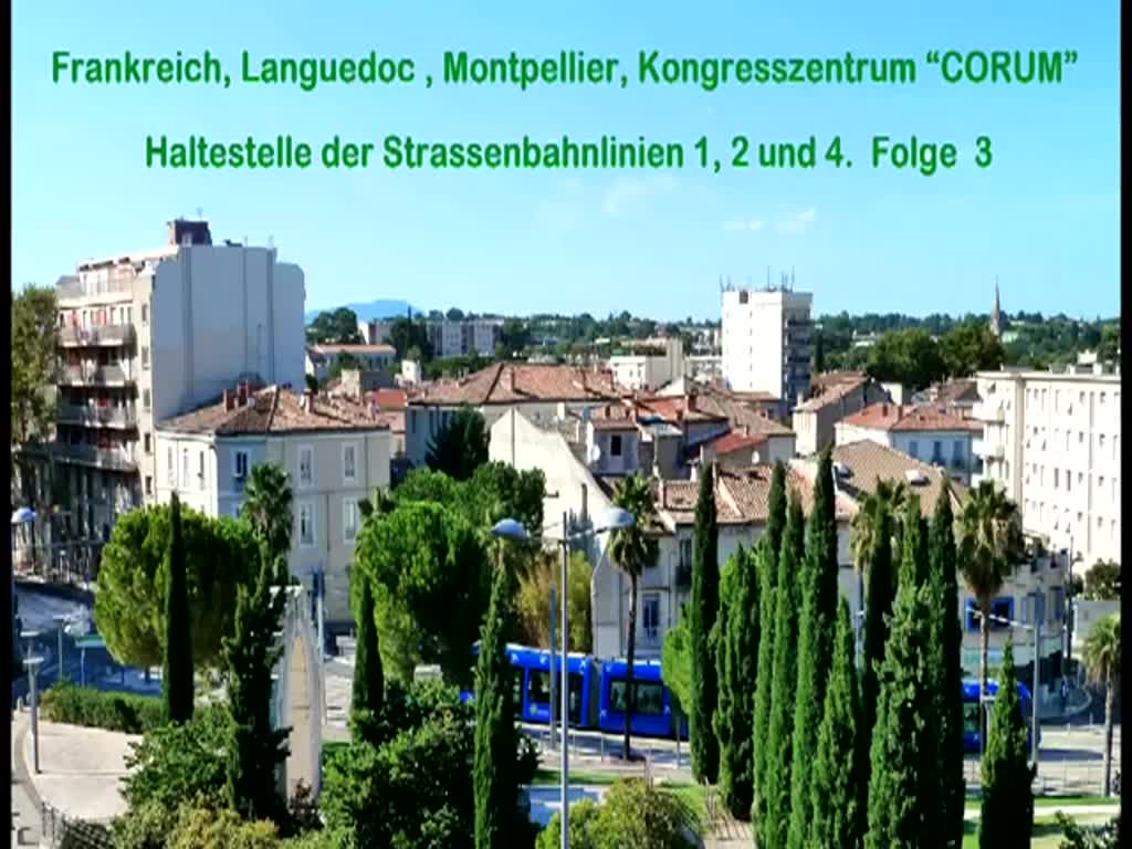 Frankreich, Languedoc-Roussillon, Hérault, Montpellier, Haltestelle  CORUM  der Linien 1,2 und 4. Die Triebwagen kommen hier nur mühsam durch den recht dichten Strassenverkehr. Sogar manche Fussgänger sind sich der Gefahr nicht bewusst. In der Folge 3: Citadis 301 der Linie 4 , Citadis 301 der Linie 2 am Corum und in voller Fahrt zwischen der Haltestelle  Georges Pompidou  und dem Terminus in Jacou. 26.03.2012