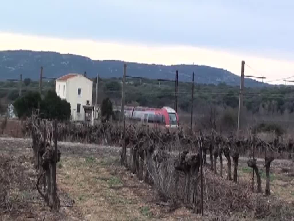 Frankreich, SNCF, Region Languedoc-Roussillon, Z27500 Triebzug unter 1,5 kV Gleichstrom, zwischen Mireval und Villeneuve-lès-Maguelone, einige Kilometer westlich von Montpellier. 28.01.2014