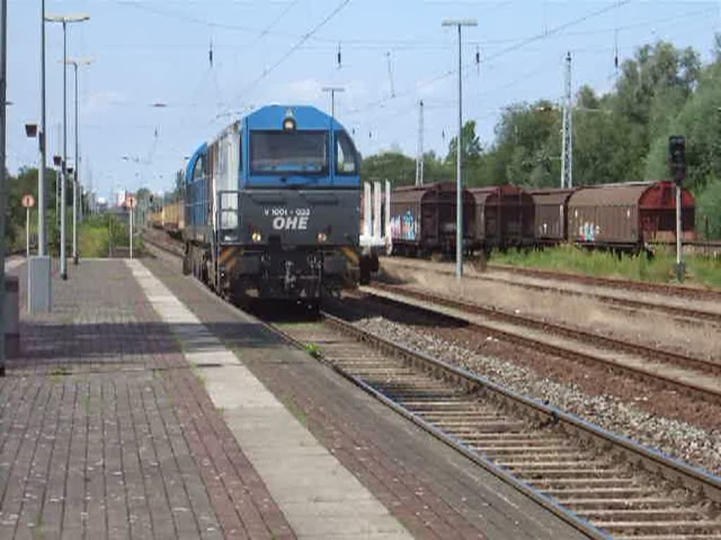 G2000(V1001-033)von OHE beim Rangieren im Bahnhof Rostock-Bramow.
(31.07.09)