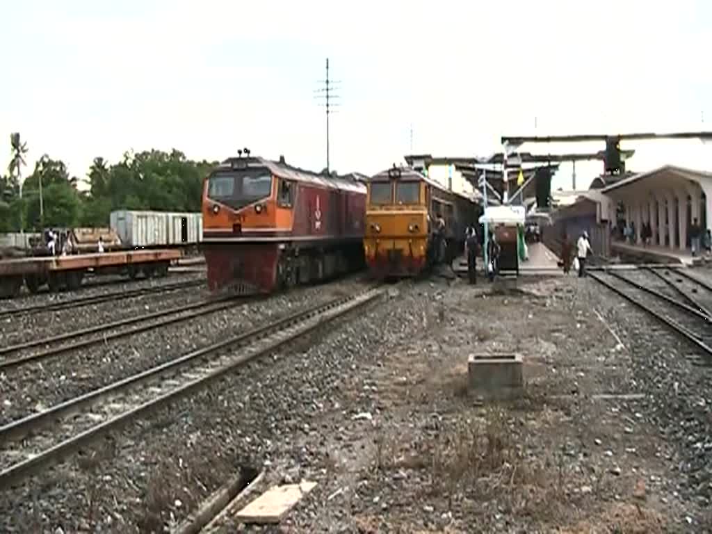 GEA 4550 im neuen, grimmig blickendem Design (vermutlich um die bsen Geister abzuhalten) fhrt am 13. Juni 2011 mit einem Gaskesselzug in Richtung Thanon Chira Junction aus dem Bahnhof Nakhon Ratchasima aus.