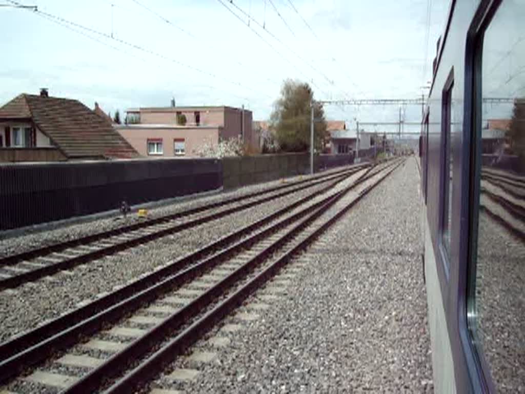 Gegenzug mit zwei Re 485 bei Gmligen am 02.05.2008