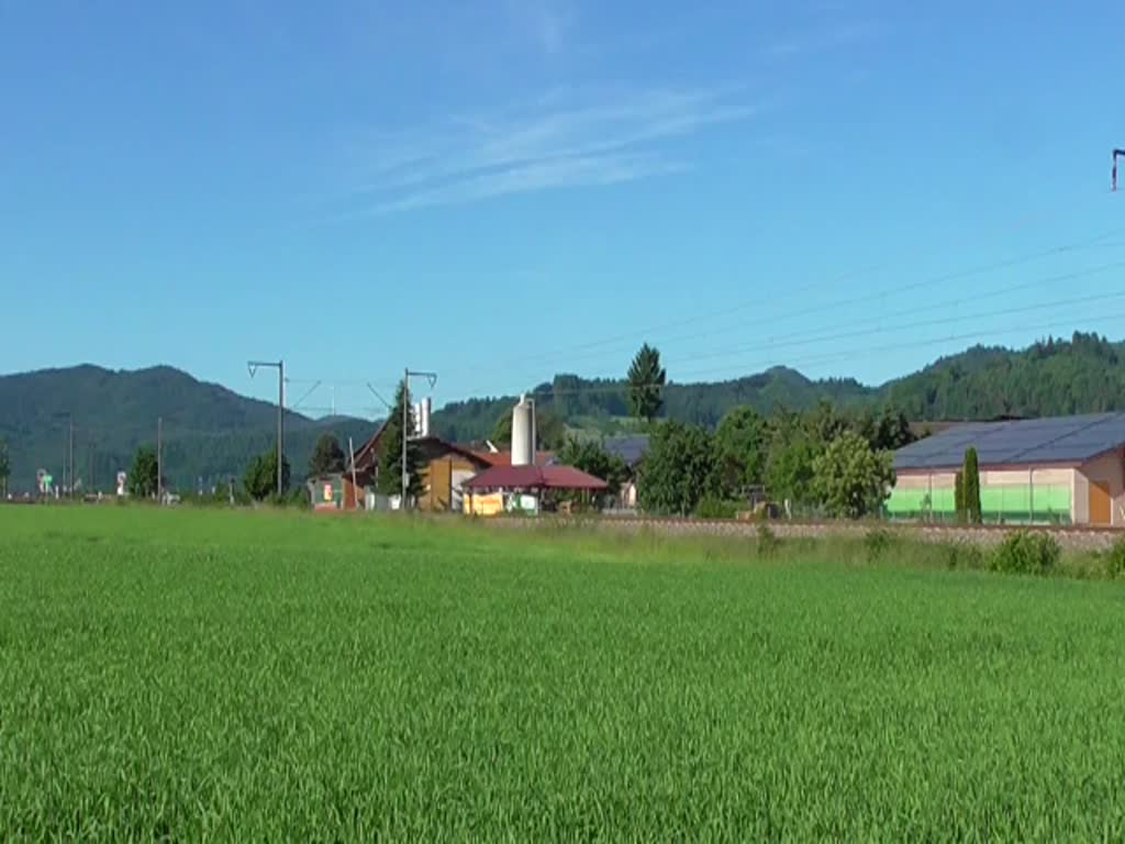 Gengenbach - 1. Juni 2019 : NeSA Lok 218 155 mit einem Sonderzug unterwegs nach Freiburg.