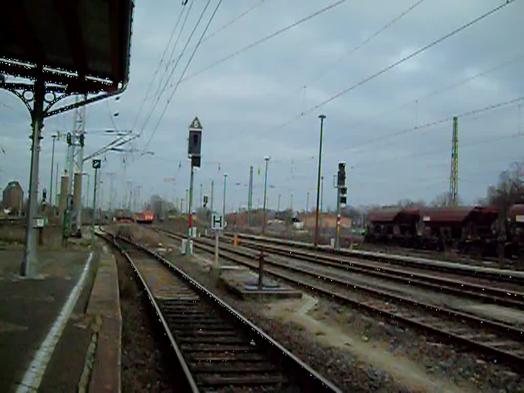 Gterzug mit Stahlplatten aus Berlin.