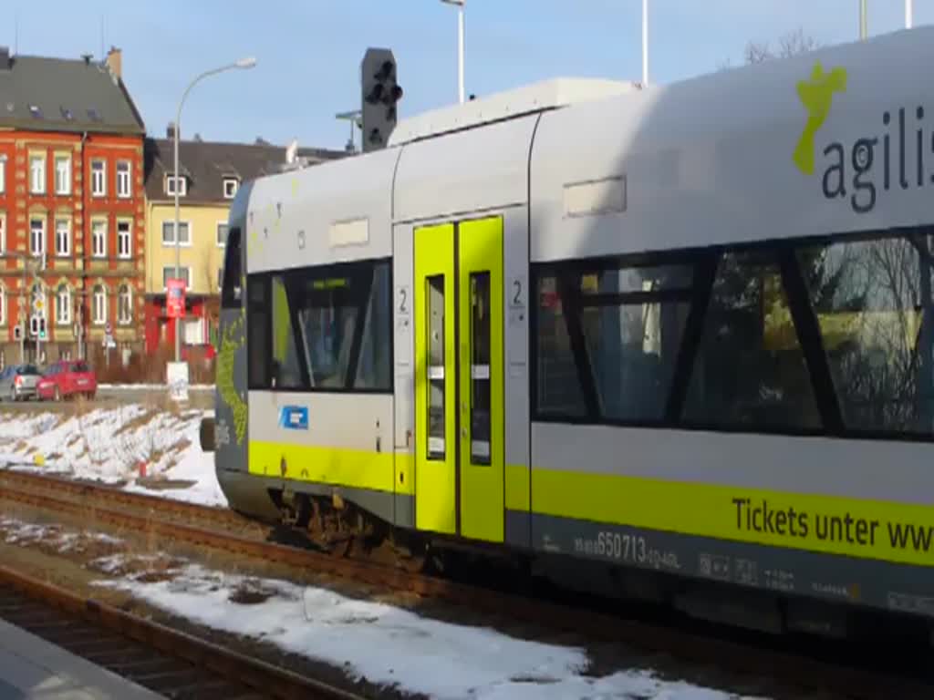 Hier zu sehen ist ein Agilis Triebwagen bei der Ausfahrt in Schwarzenbach/Saale. 24. Mrz 2013.