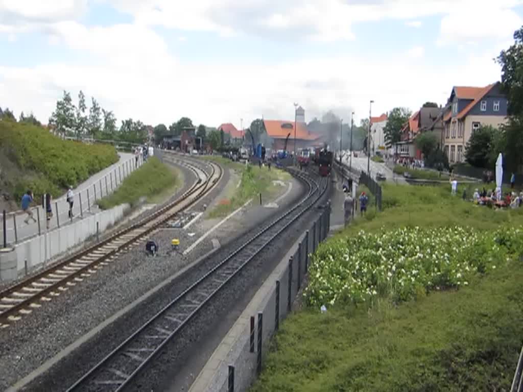 HSB 996101  Pfiffi  mit Rollbock-Sonderzug bei der Ausfahrt Bahnhof Wernigerode am 09.06.2012.